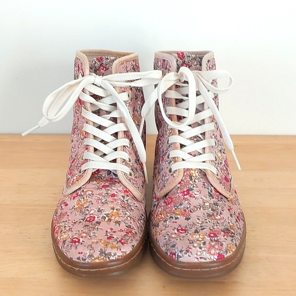 Dr. Martens Shoreditch floral canvas ankle boots - Picture 2 of 11